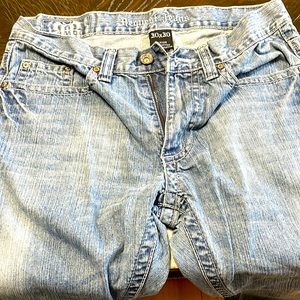 Buckle Request Jeans